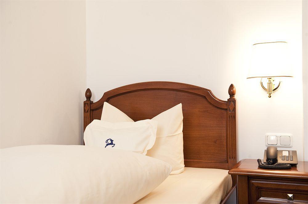 Hotel Blauer Bock Мюнхен Екстериор снимка