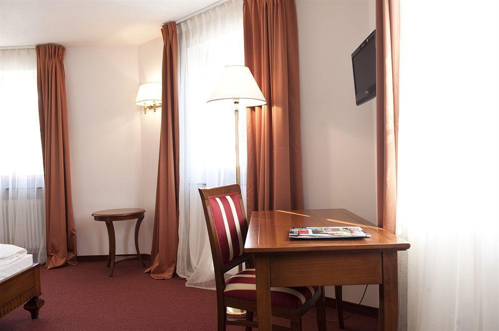 Hotel Blauer Bock Мюнхен Екстериор снимка